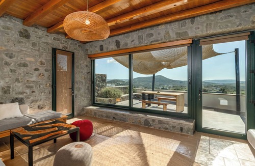 Milos Apartment | Petra Residence Mini Pool Spa