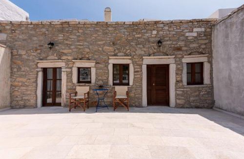 Aperathos House | Petrino House
