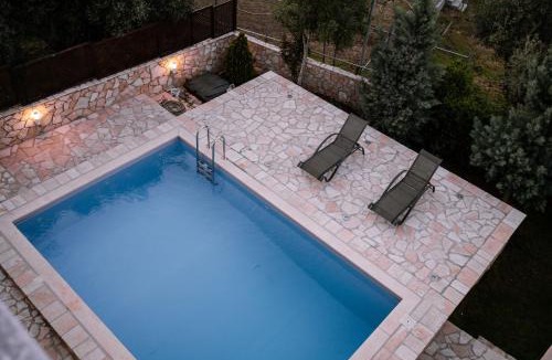 Phocis Region Villa | PETRINO VILLA Sxinos