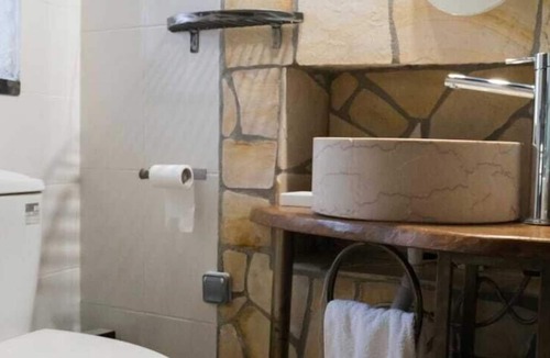 Tragilos Apartment | Philippos: Your Secluded Getaway with Pool