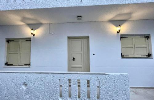 Monopari House | Philoxenia traditional house private jacuzzi