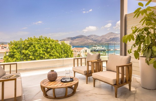 Lixouri Apartment | PIAZZA PANORAMIC SUITE
