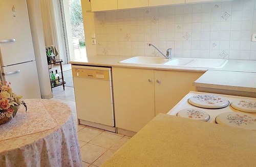 Porto Rafti House | Picturesque villa in Porto Rafti with big garden 800 metres from the beach