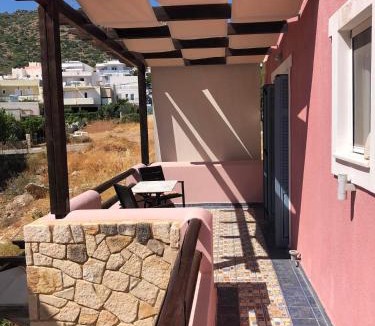 Palaiochora Apartment | Pink House