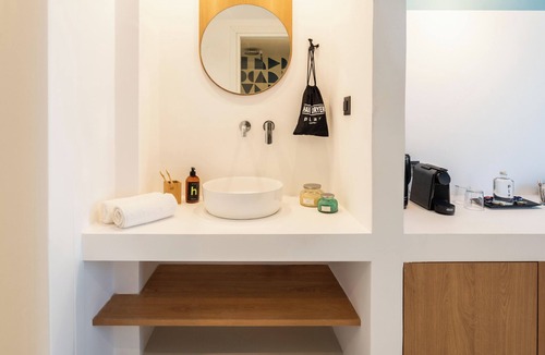 Paros Hotel | Play Paros