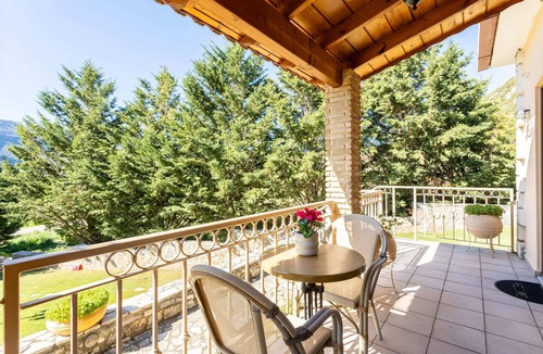 Kylini Apartment | Pleiades Jewels - Corinthos Pool Bliss