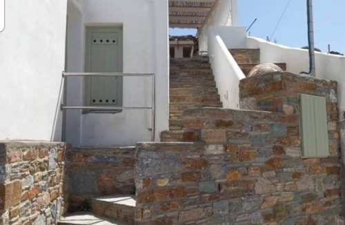 Loutra Apartment | Pnoe Houses by KHI Collection