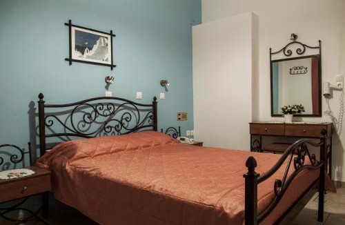 Kamari Hotel | Polydefkis Hotel