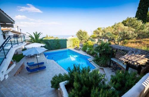 Kavala House | Pool sea view holiday home close to the beach