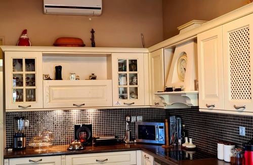 Spata-Artemida House | Pool villa for 4-8 people in Greek country side (40 minutes from Athens!)
