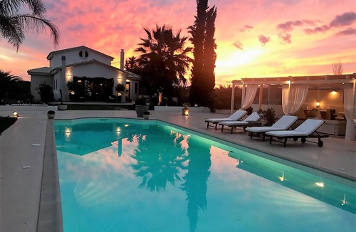 Spata-Artemida House | Pool villa for 4-8 people in Greek country side (40 minutes from Athens!)