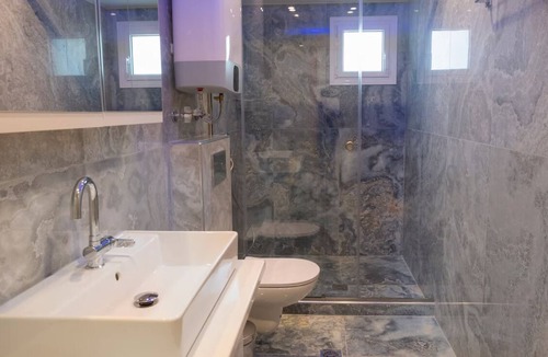 Katerini Apartment | Poseidon 1 : Seaside 2nd-Floor Retreat with Sea View near the beach!