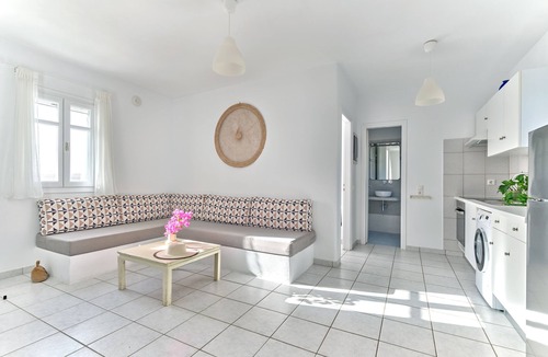 Piso Livadi House | Poseidon | 2 Bedroom Family Apartment with Sea View and Patio, Cleopatra Homes Paros