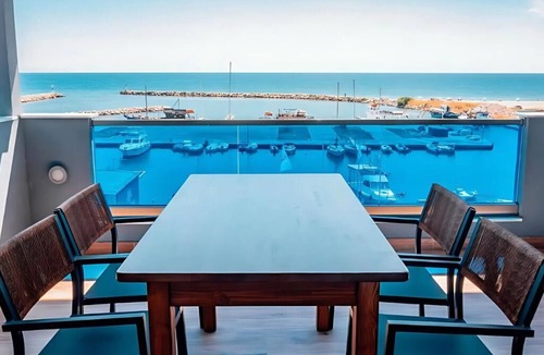 Katerini Apartment | Poseidon 6: Stylish 4th-Floor Escape with Comfort, Space, and Stunning Views!