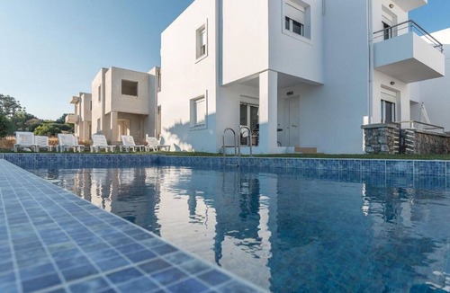 Gennadi House | Posh Holiday Home in Gennadi with Shared Swimming Pool