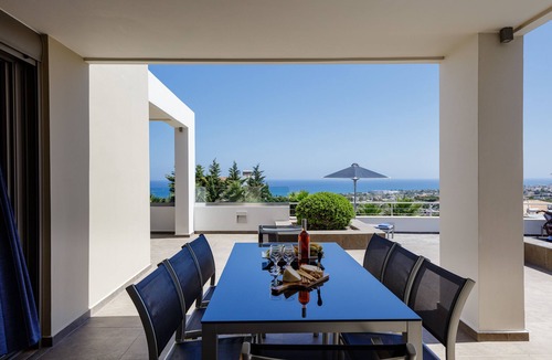 Xiro Chorio Villa | Prime location with full privacy and stunning panoramic views near the beach