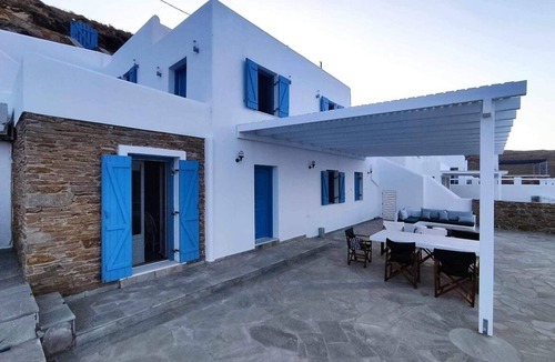 Kithnos Villa | Private 3-bedroom villa with private pool and breathtaking view in Kythnos