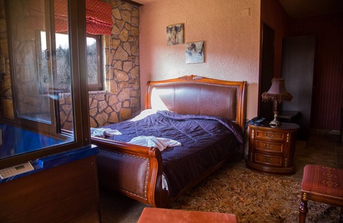 Krionerion House | Private Jaccuzzi Suite