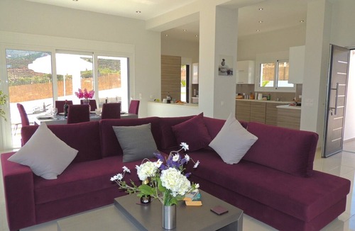 Plaka Villa | Private Luxury 3 Bedroom Villa With Infinity Pool, Games Room & Fantastic Views