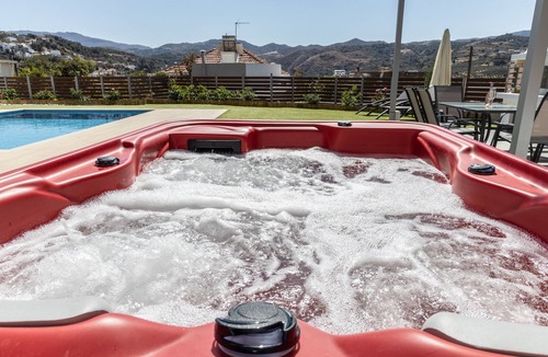 Spilion Villa | private pool ,jacuzzi , BBQ , big garden ,free parking , free wifi
