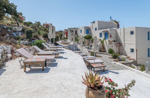 Piskopiano Apartment | Private villa full view for up to 10 vacationers