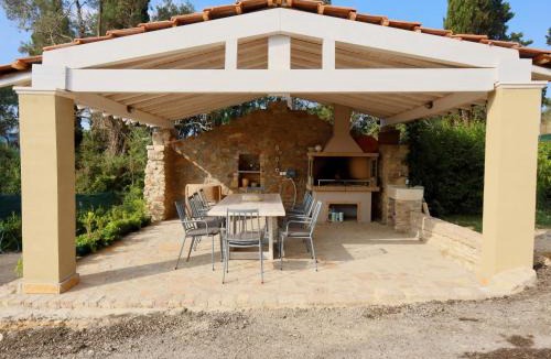 Corfu Town Villa | Private Villa Maothis