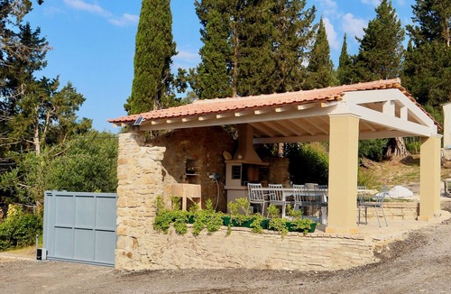 Corfu Town Villa | PRIVATE VILLA MAOTHIS