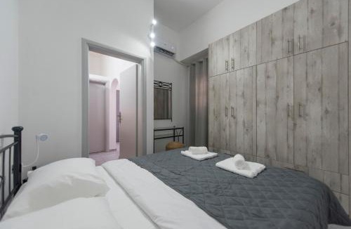 Emporio Apartment | Pure and Simple Santorini