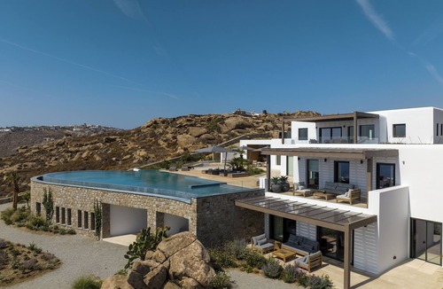 Paraga Villa | Pure Luxury Exclusive Villa State of the Art Villa Excellent Location