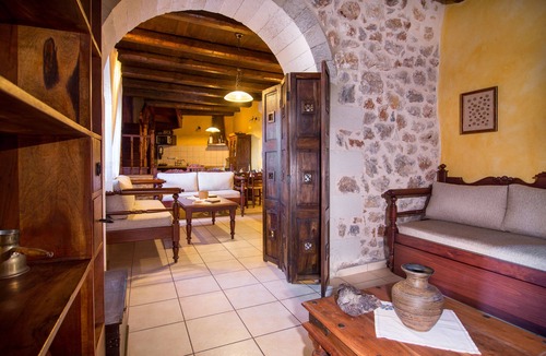 Samonas House | Purple villa Malotira - 1 bedroom -veranda -roof terrace - mountain and sea view