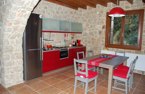Ialyssos Villa | Pyrgos country home