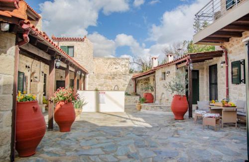 Pirgou House | Pyrgou Villa with Shared Swimming pool