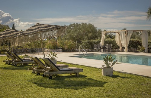 Svoronata Apartment | Queen Bee Residence- Honey Apartment