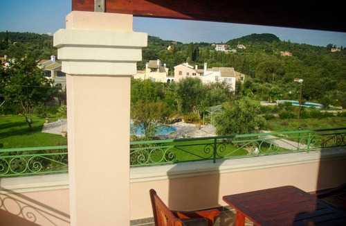 Gouvia Apartment | Quiet apartment with outdoor pool - 10 minuites from Marina Gouvia