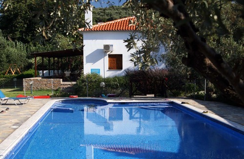 Lefokastron Apartment | Quiet Beachside Spacious Bungalows + Amazing Seaview + Pool