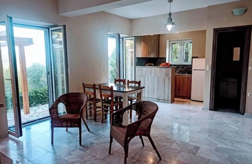 Agios Petros Villa | Quiet, solar-powered house in the heart of nature Pets welcome