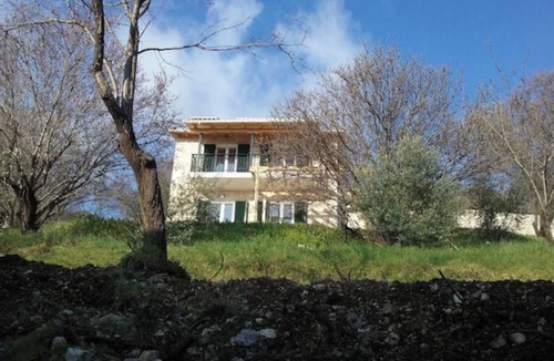Agios Petros Villa | Quiet, solar-powered house in the heart of nature Pets welcome
