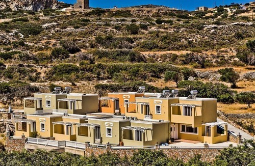 Menetai Villa | R 1225 Theron’s Villa Skinos With Garden View, Private Balcony & Mountain View