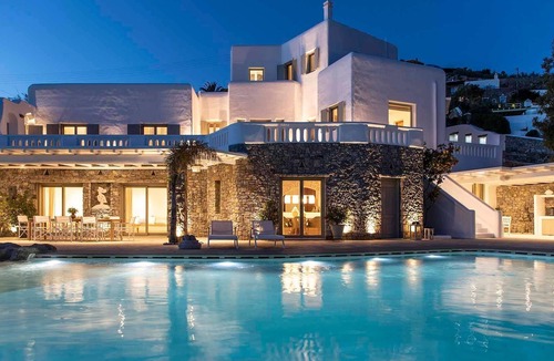 Plintri Villa | R 3165 Villa Flint With Air-conditioning.Safe box & Washing machine,