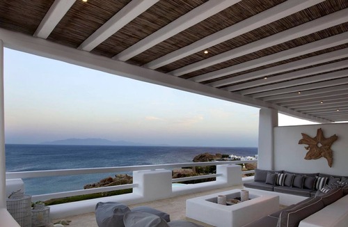 Paraga Villa | R 3227 Villa Haines With Dishwasher ,Mini fridges & Private infinity pool.