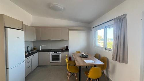 Gennadi House | Radiki