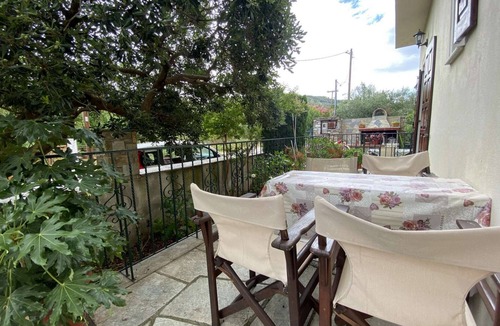Kali Vrysi Apartment | Rafaela House Milina Pelion