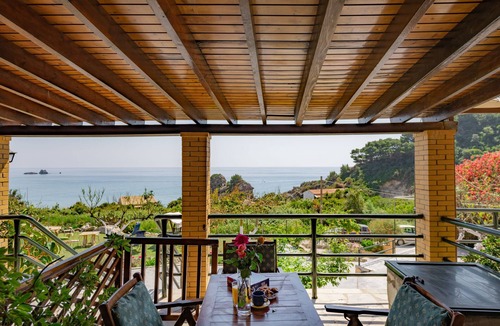 Sinarades Apartment | Rainbow apartment B, Pelekas beach, 40 meters from the sea