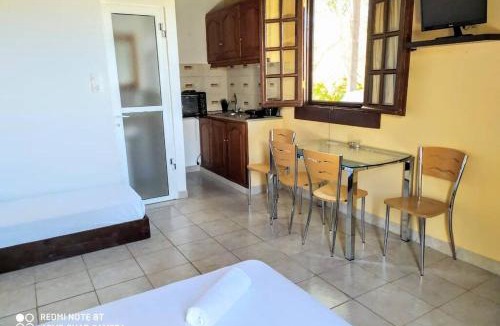 Neromilos House | Raisin House