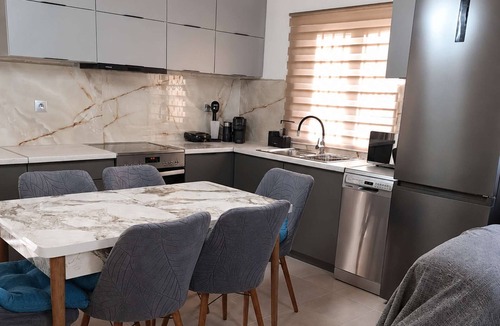 Pyrgos House | Relaxed Coastal Living near Spiatza Beach