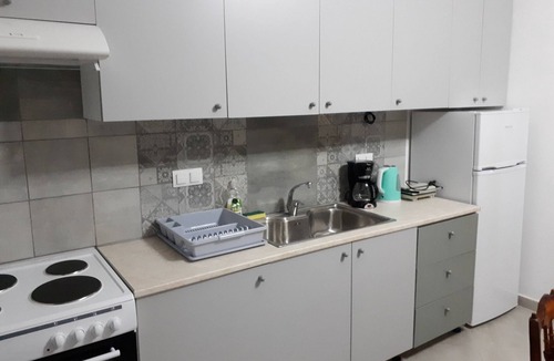 Agia Galini Apartment | Relaxed spacious apartment with garden view and free WiFi