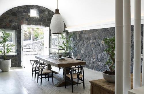 Exo Gialos Villa | Relaxing & Ambient Santorini Villa 2 Bedrooms Cave Stone Villa Private Pool & Lovely Views Exo Gialos