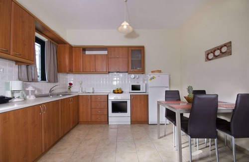 Almyrida Villa | Relaxing Villa, Walking Distance to Almyrida Beach