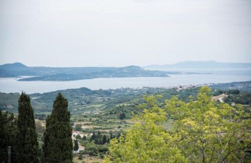 Paliki House | Rena's Panorama View House