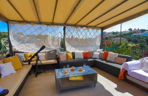 Kassiopi Apartment | Renovated 2-Bed Gem in Kassiopi's Vibrant Tourist Village, WiFi, Terrace